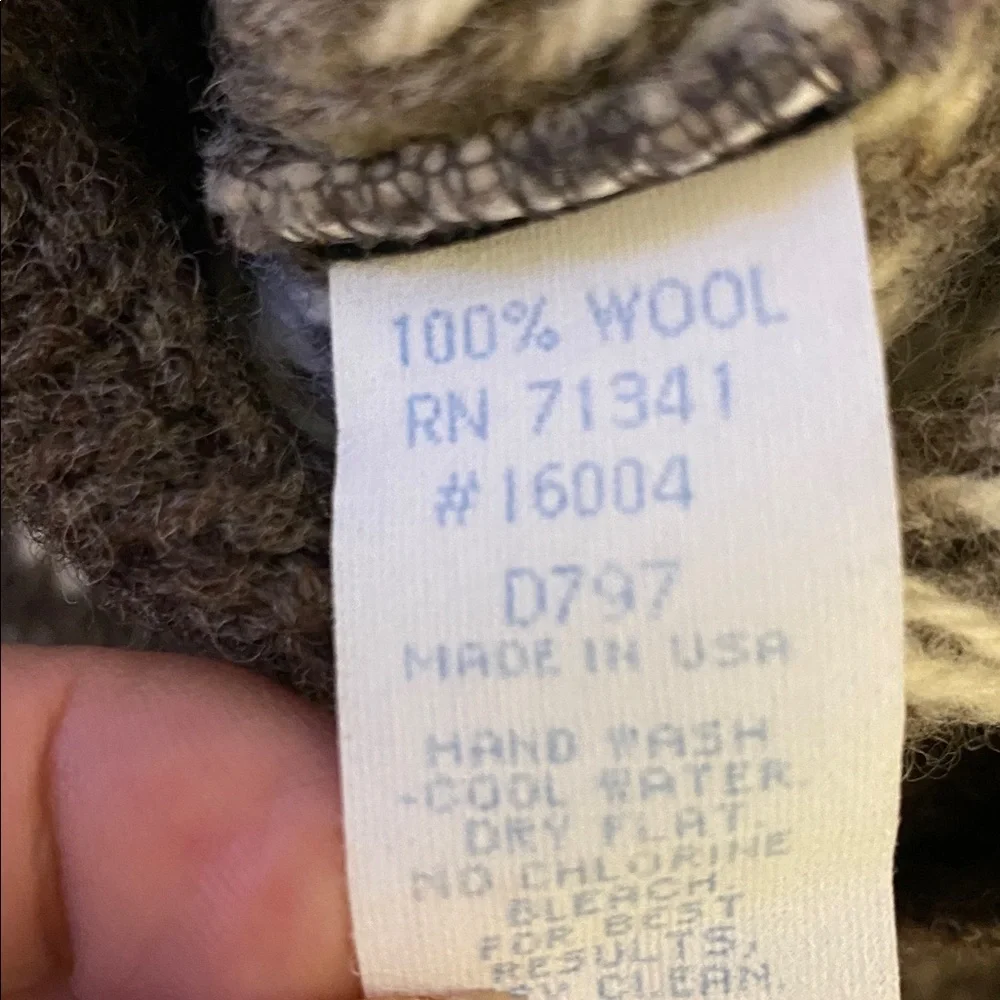 L.L. Bean Brown and Cream Knit Vest, wool in nice condition - Picture 7 of 7